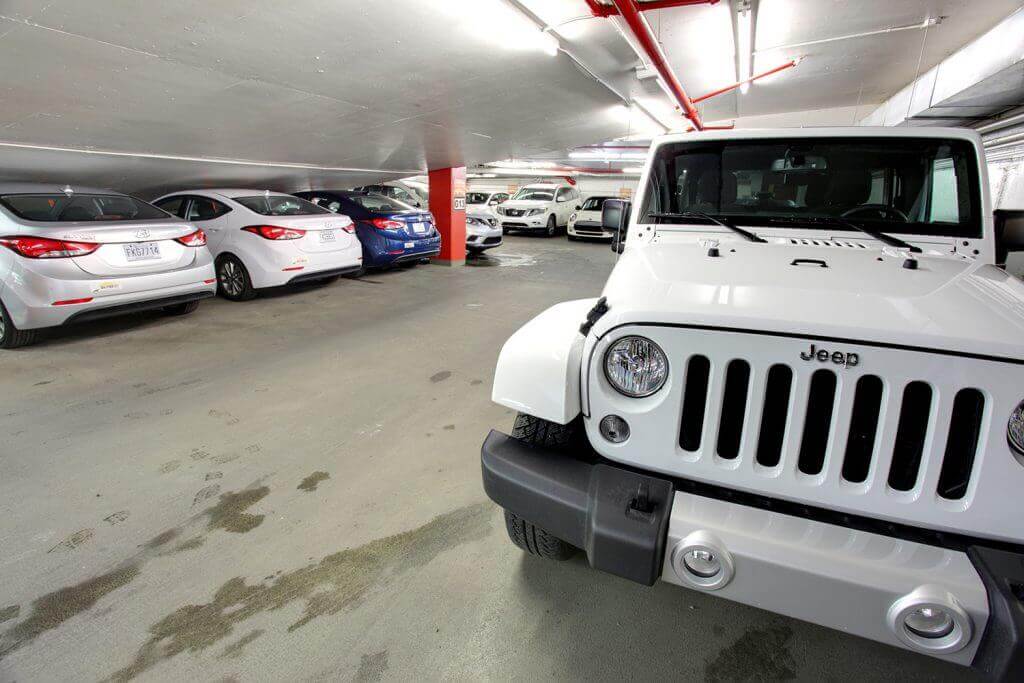 Downtown Montreal Atwater (The Forum) Globe Car & Truck Rentals in